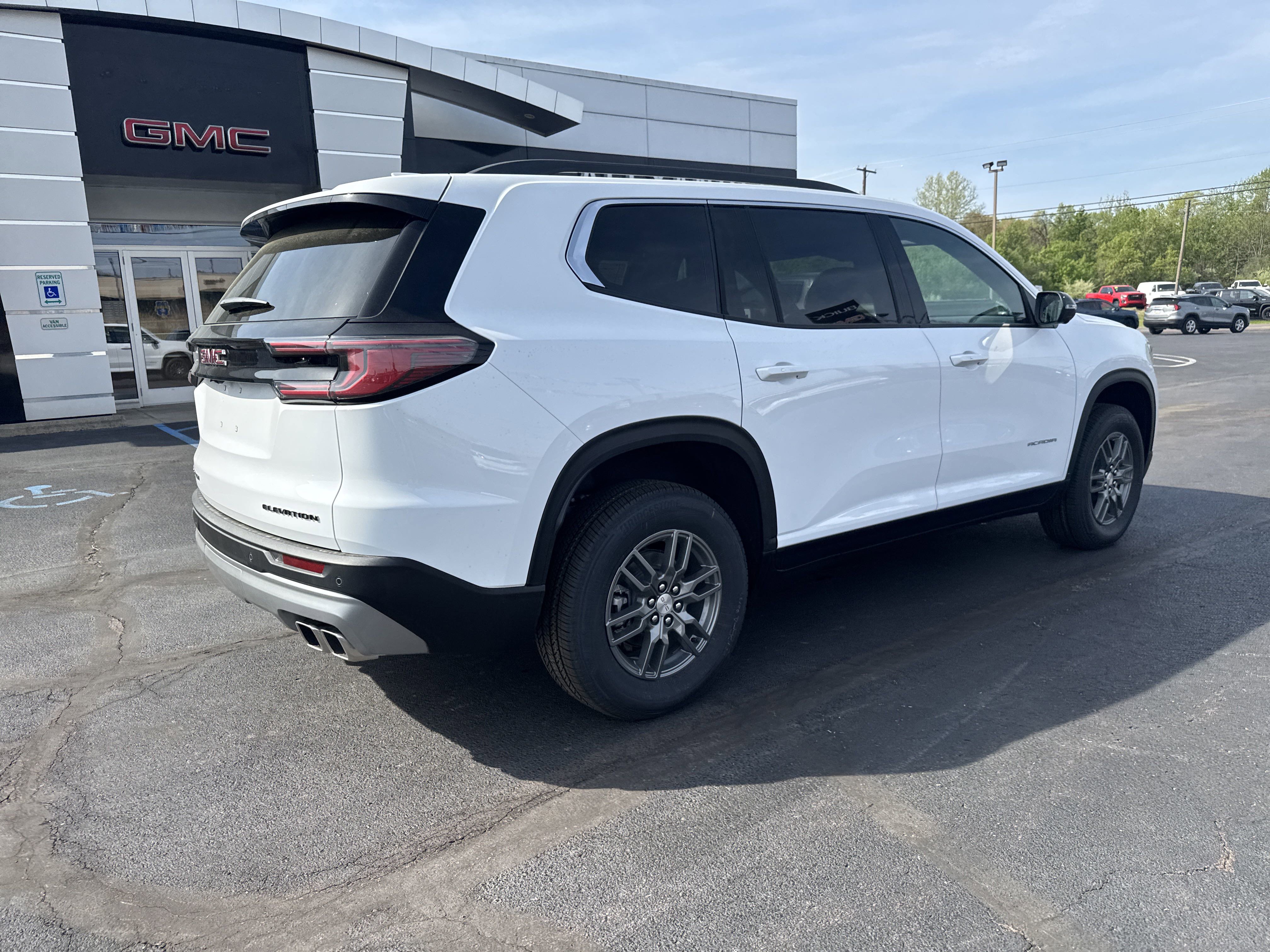 New 2025 GMC Acadia Elevation image 3