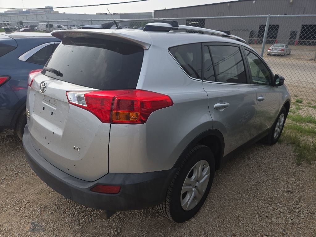 Used 2015 Toyota RAV4 LE FWD image 3