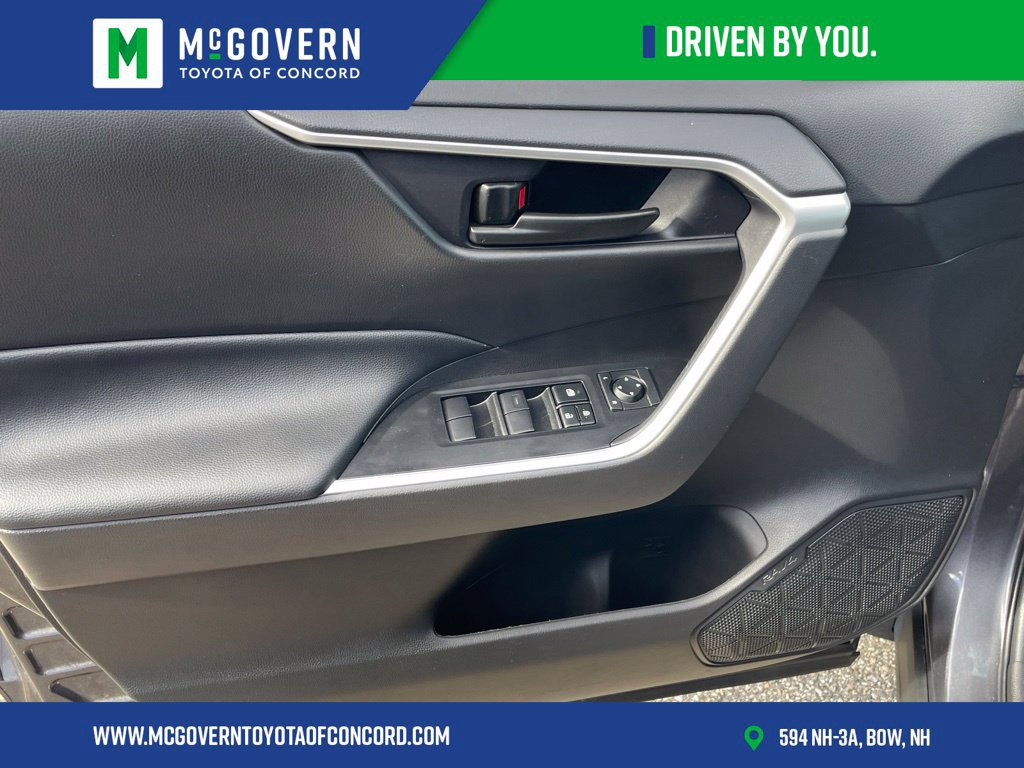 Used 2024 Toyota RAV4 LE AWD/4WD image 13