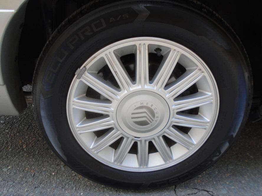 Used 2010 Mercury Grand Marquis LS image 29