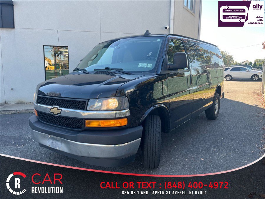 Used 2022 Chevrolet Express 2500 w/ Driver Convenience Package RWD image 3