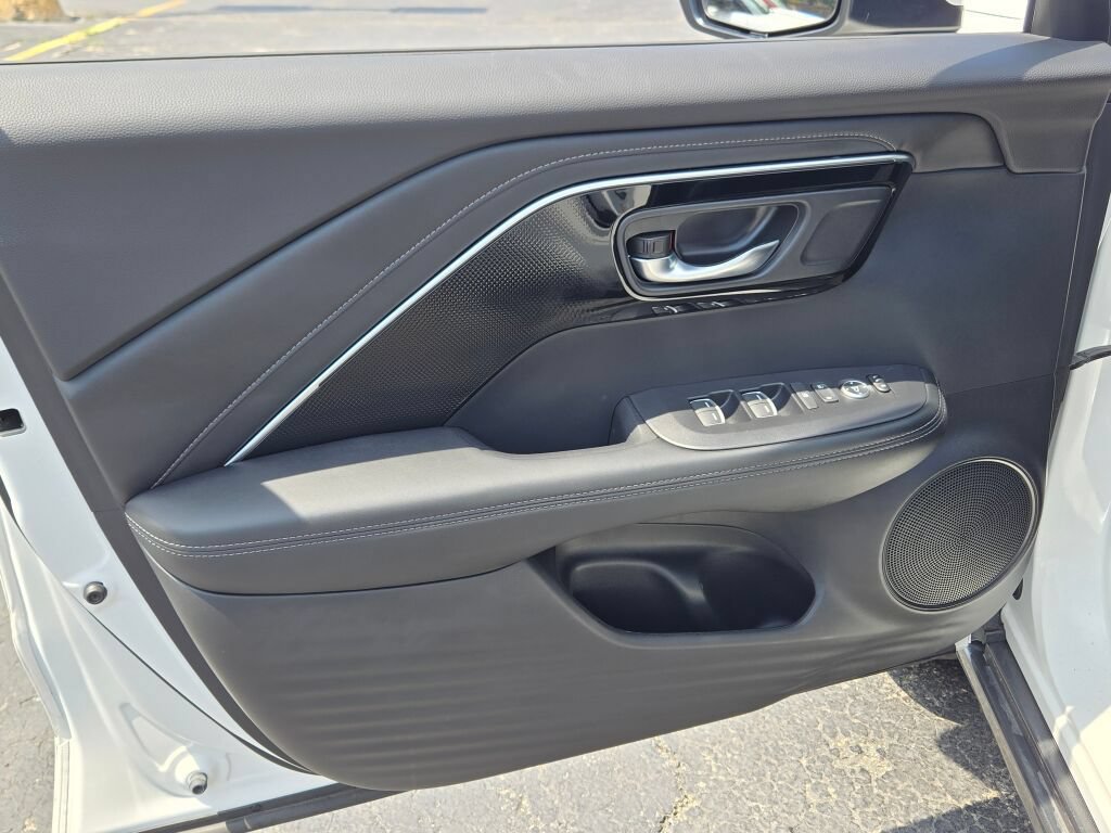 Used 2025 Acura ADX AWD image 29