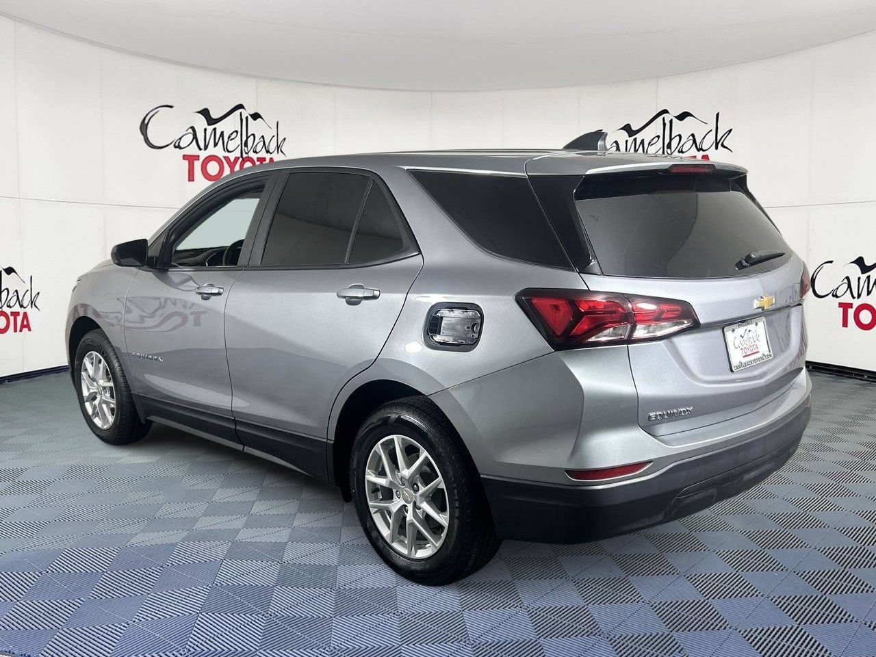 Used 2024 Chevrolet Equinox LS w/ LS Convenience Package FWD image 5