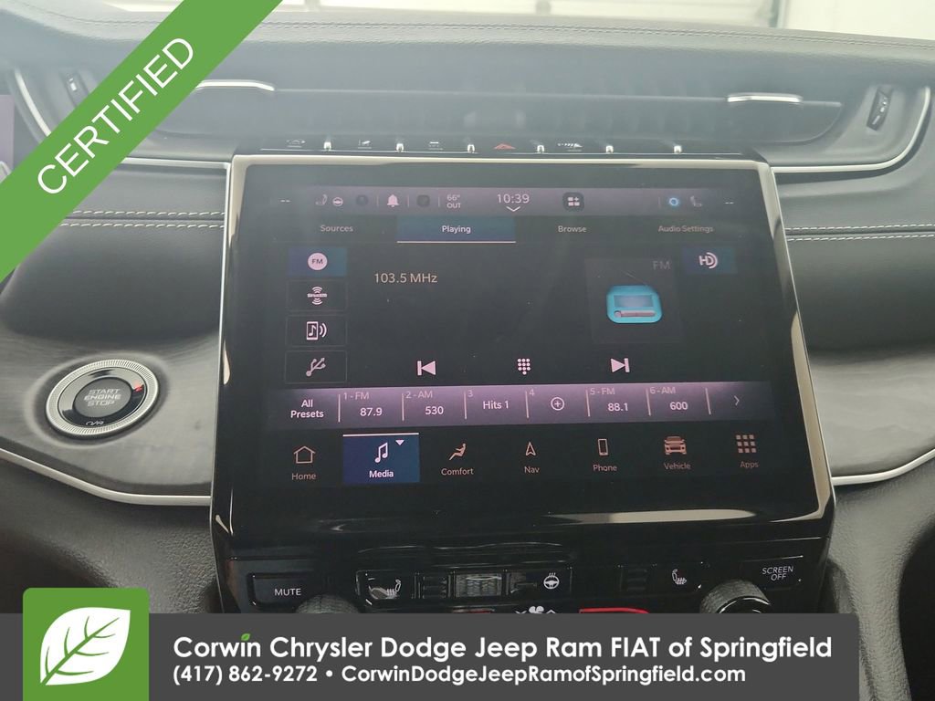 Used 2023 Jeep Grand Cherokee Limited w/ Black Appearance Package image 23