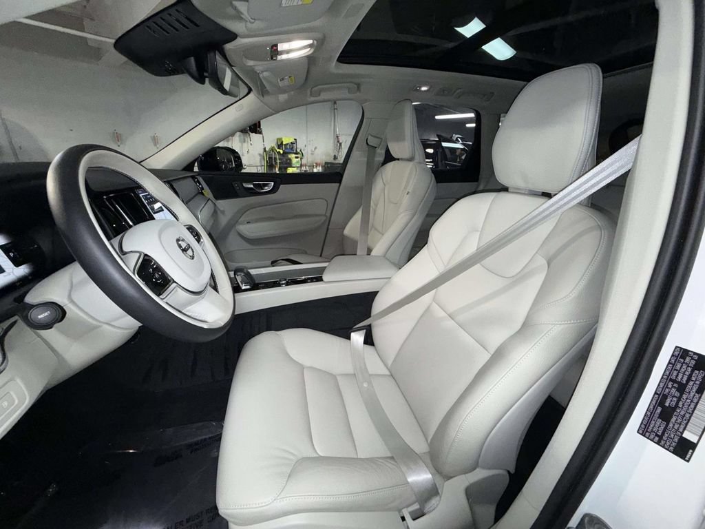 Used 2025 Volvo XC60 T8 Plus w/ Protection Package Premier AWD/4WD image 2