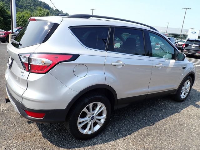 Used 2017 Ford Escape SE w/ SE Leather Comfort Package AWD/4WD image 9