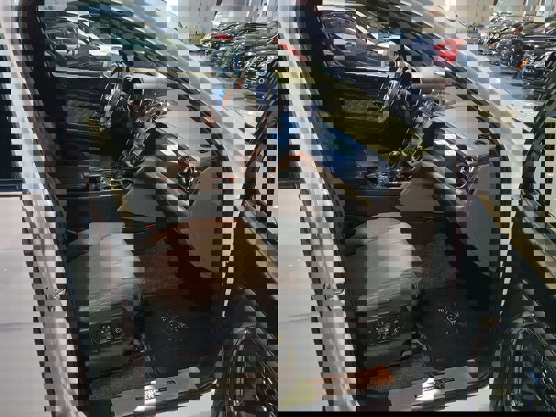 Used 2019 Bentley Bentayga image 35