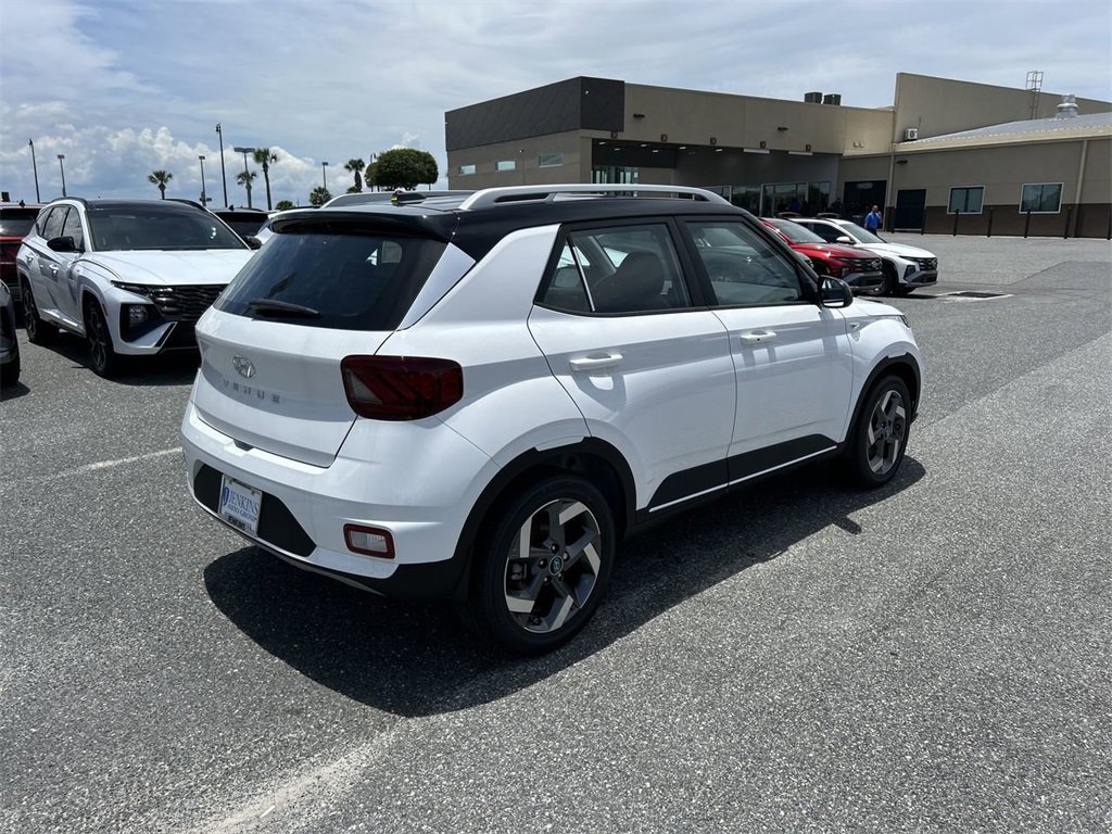 New 2025 Hyundai Venue Limited image 11