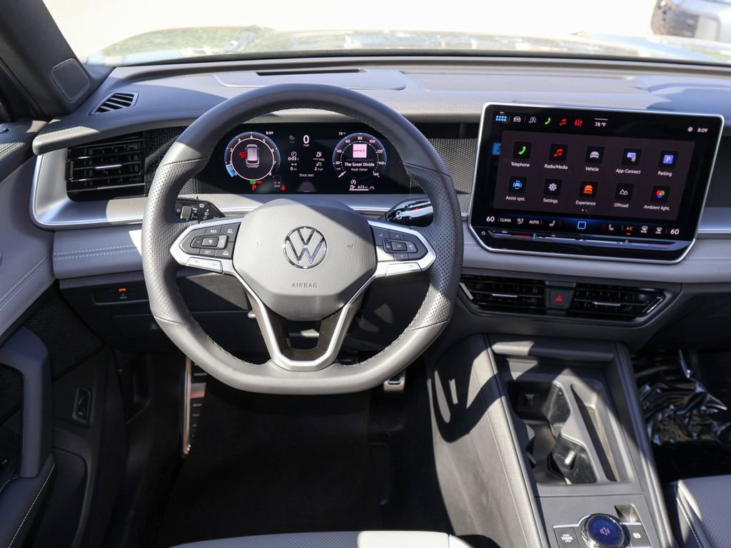 New 2026 Volkswagen Tiguan SE R-Line AWD/4WD image 18