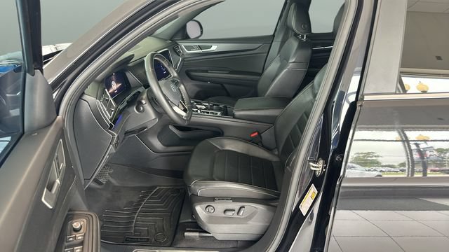 Used 2024 Volkswagen Atlas Cross Sport SEL AWD/4WD image 8