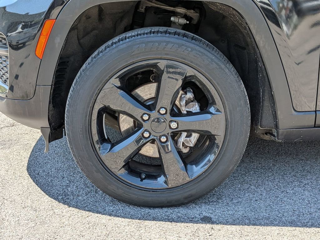 Used 2023 Jeep Grand Cherokee Altitude AWD/4WD image 29