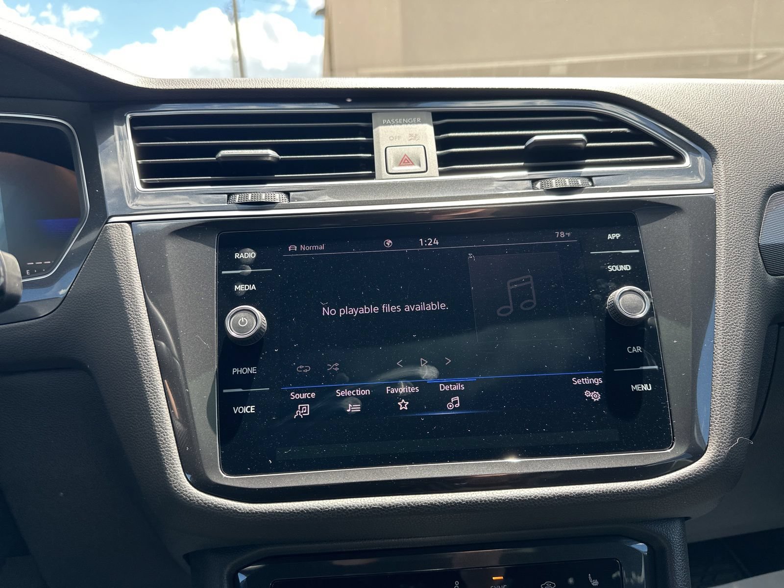 Certified 2024 Volkswagen Tiguan SE R-Line AWD/4WD image 59