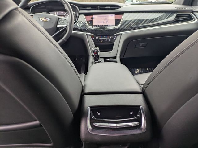 Used 2025 Cadillac XT6 Premium Luxury image 29