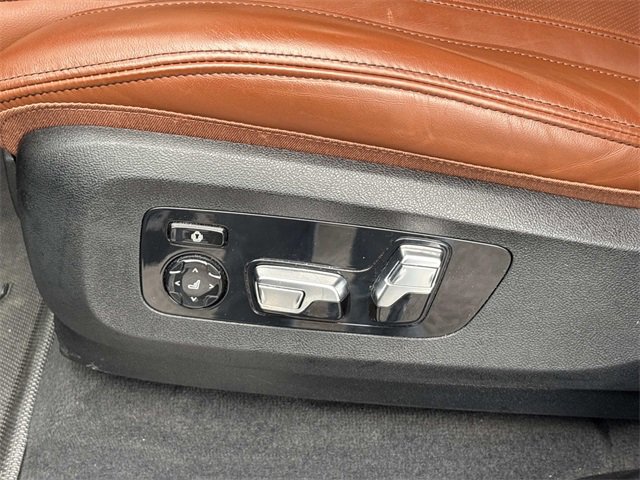 Used 2023 BMW X7 xDrive40i w/ Executive Package image 28