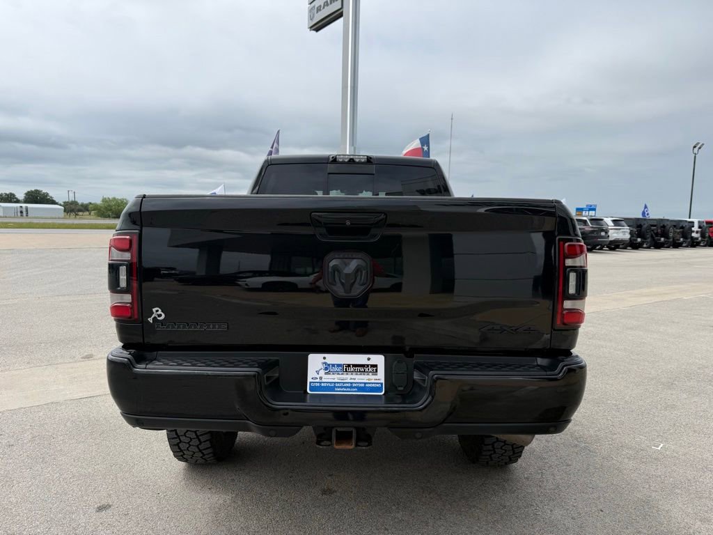 Used 2019 RAM 2500 Laramie w/ Black Appearance Package AWD/4WD image 4