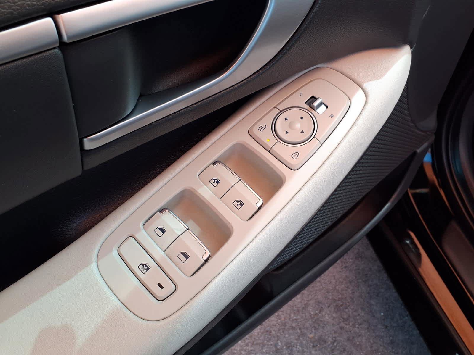 Used 2025 Hyundai Sonata SEL FWD image 17