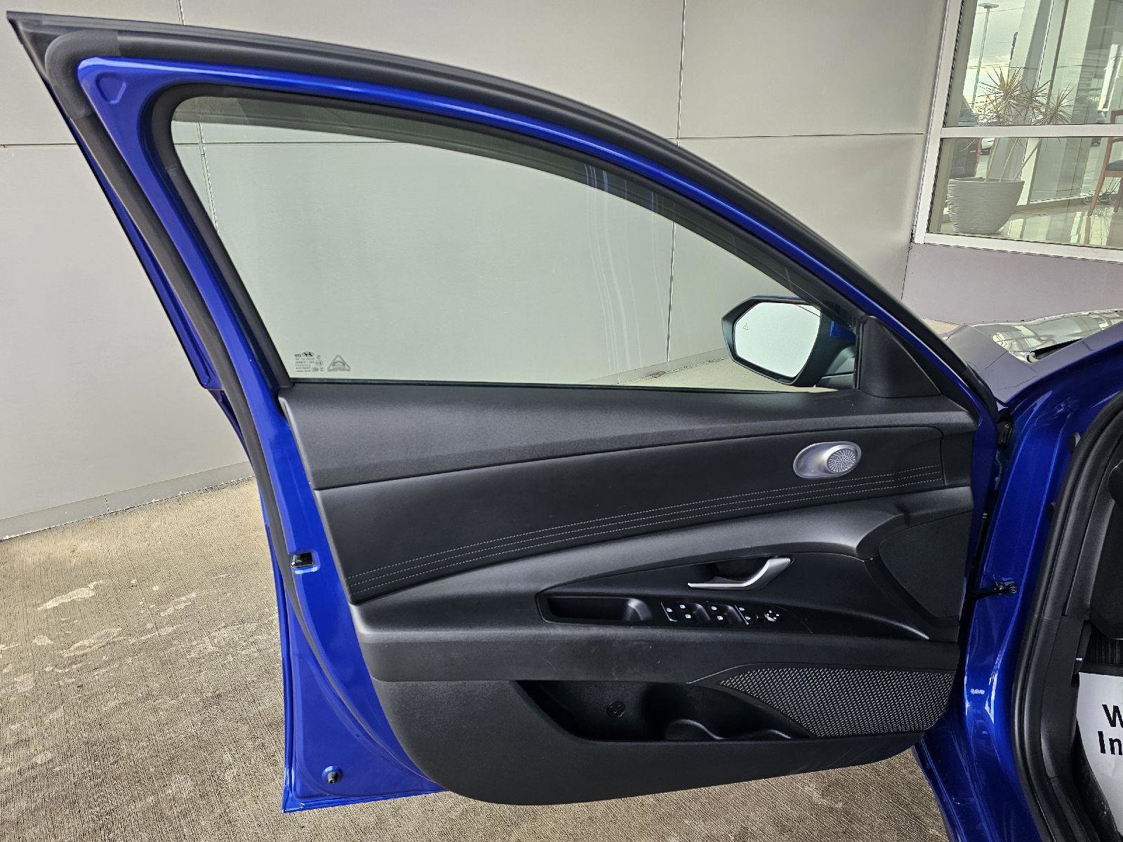 Used 2023 Hyundai Elantra SEL image 18