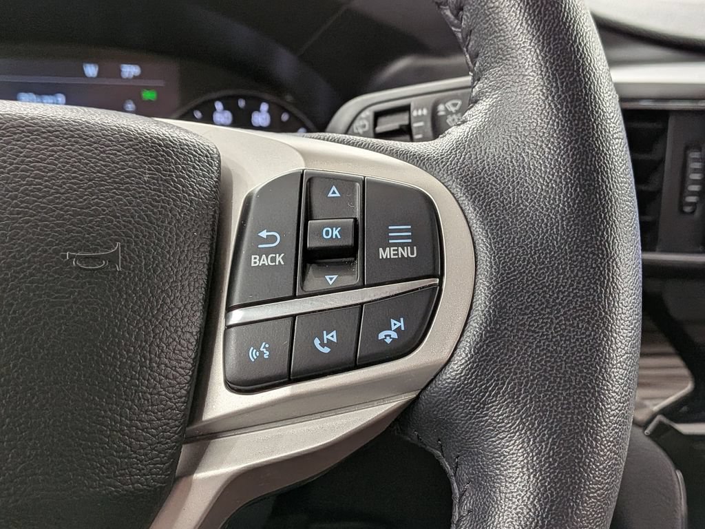 Used 2023 Ford Explorer Limited AWD/4WD image 19