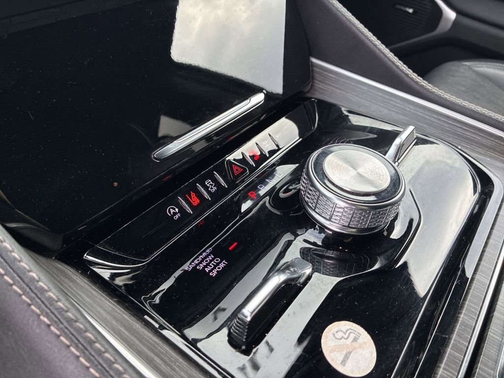 Used 2024 Jeep Wagoneer L Series III w/ Flexible Seating Group image 23