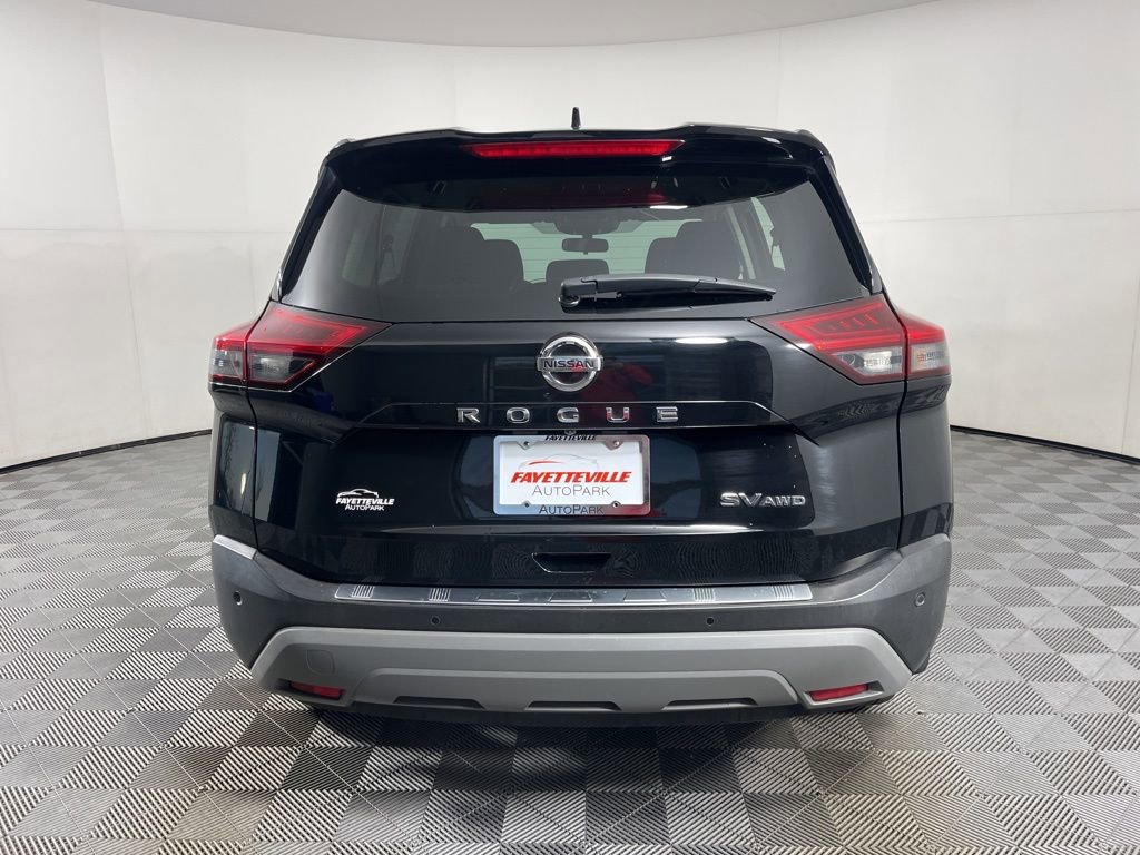 Used 2021 Nissan Rogue SV image 10