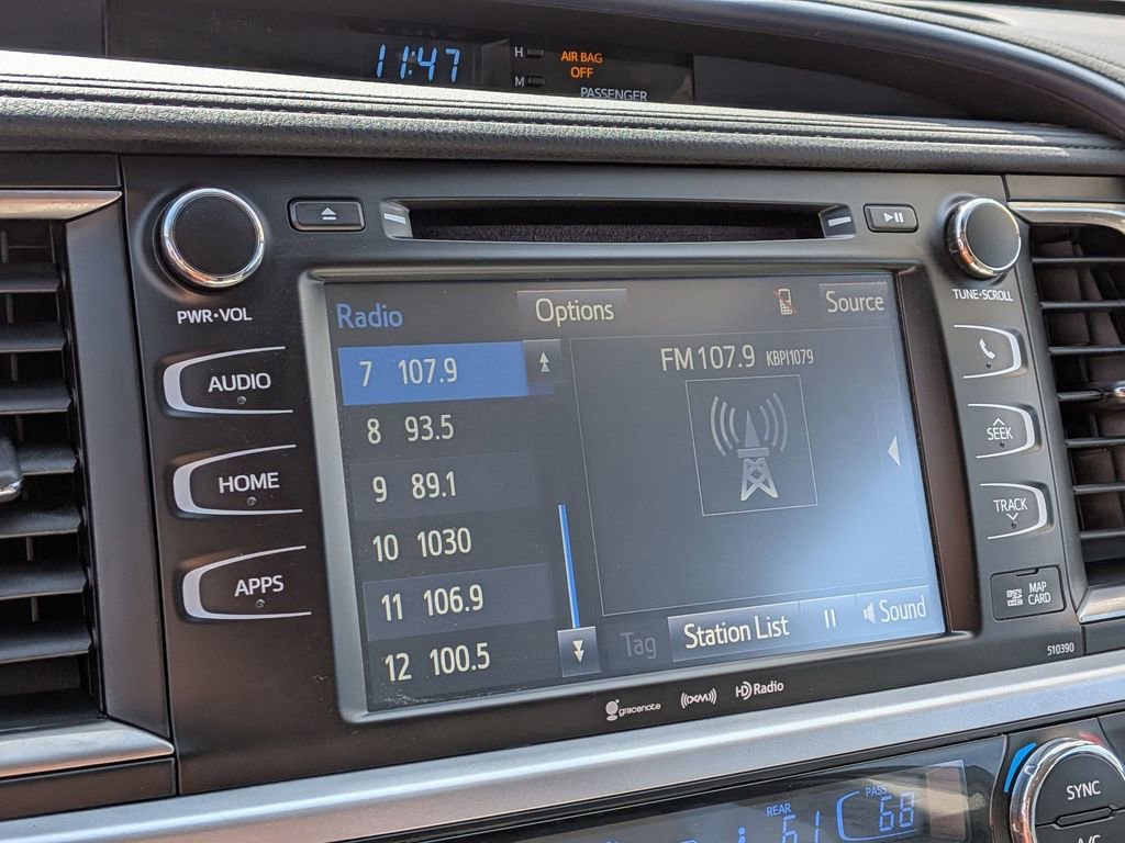 Used 2019 Toyota Highlander XLE AWD/4WD image 13