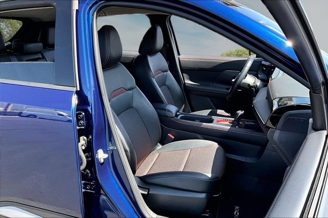 Certified 2025 Nissan Kicks SR AWD/4WD image 27