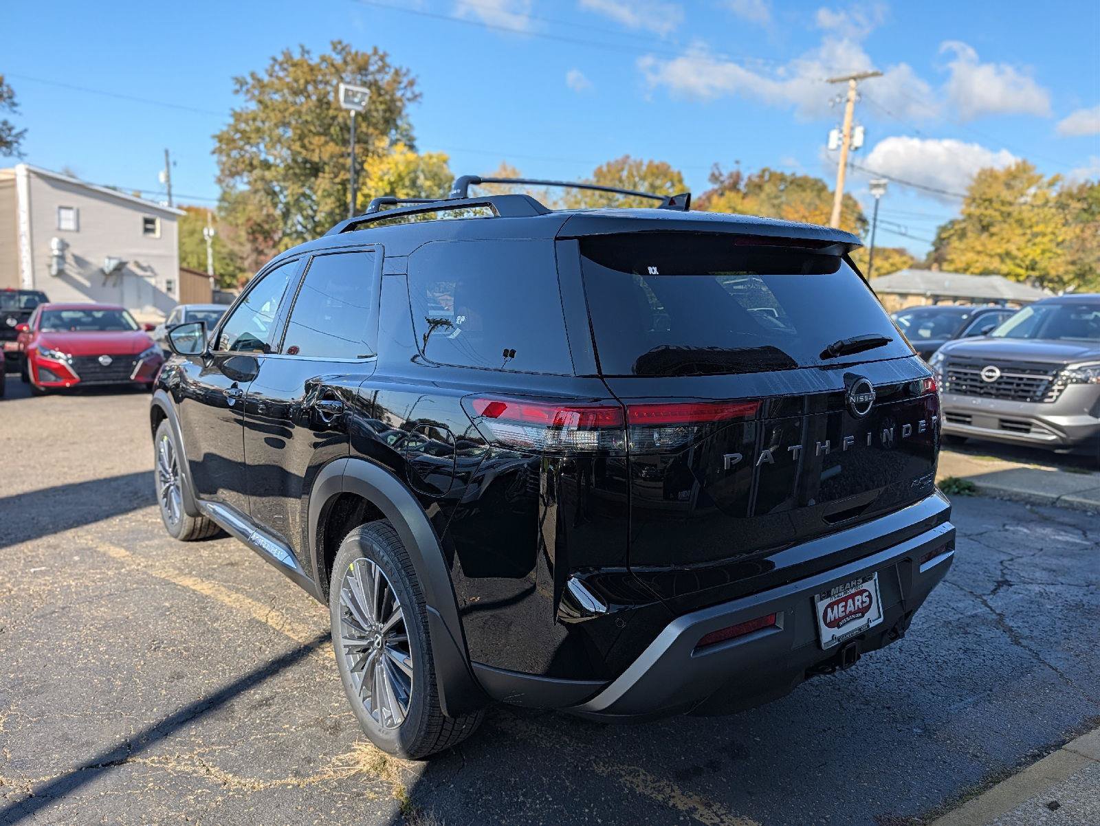 New 2026 Nissan Pathfinder Platinum AWD/4WD image 9
