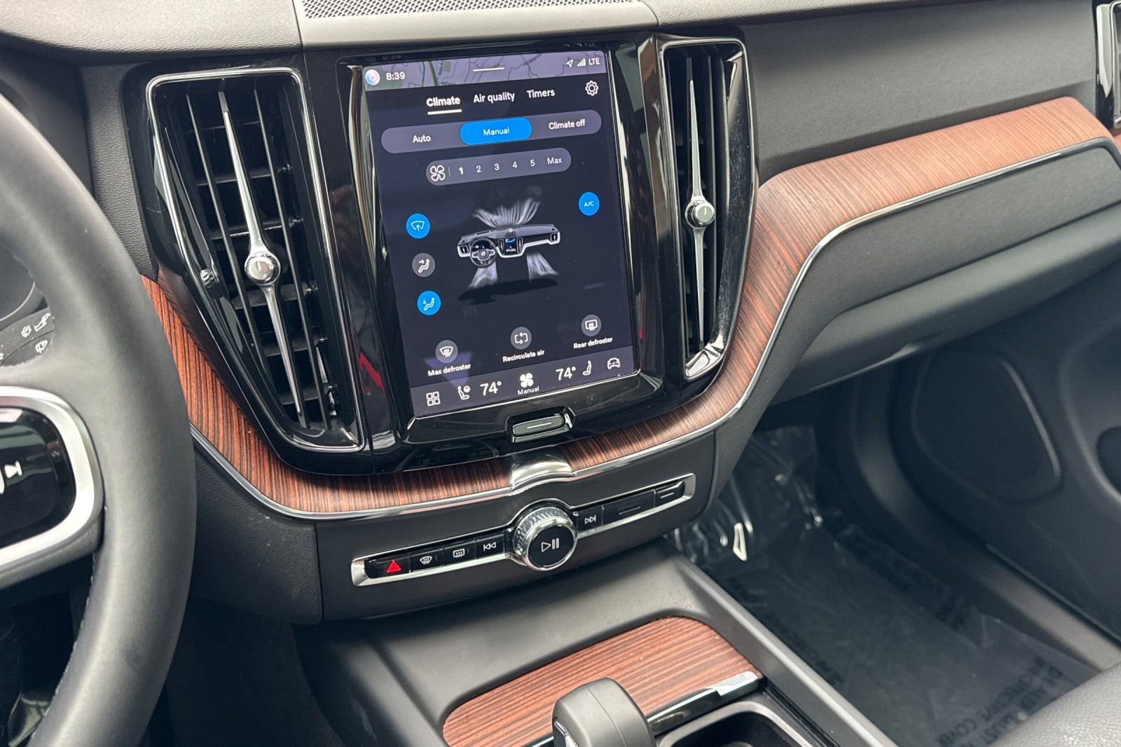 Certified 2023 Volvo XC60 B5 Plus w/ Protection Package Premier FWD image 24