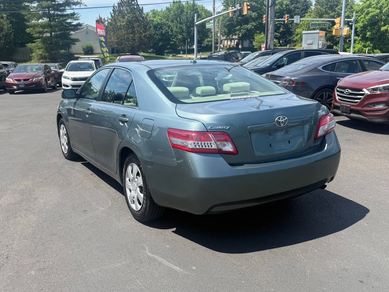 Used 2010 Toyota Camry LE FWD image 8
