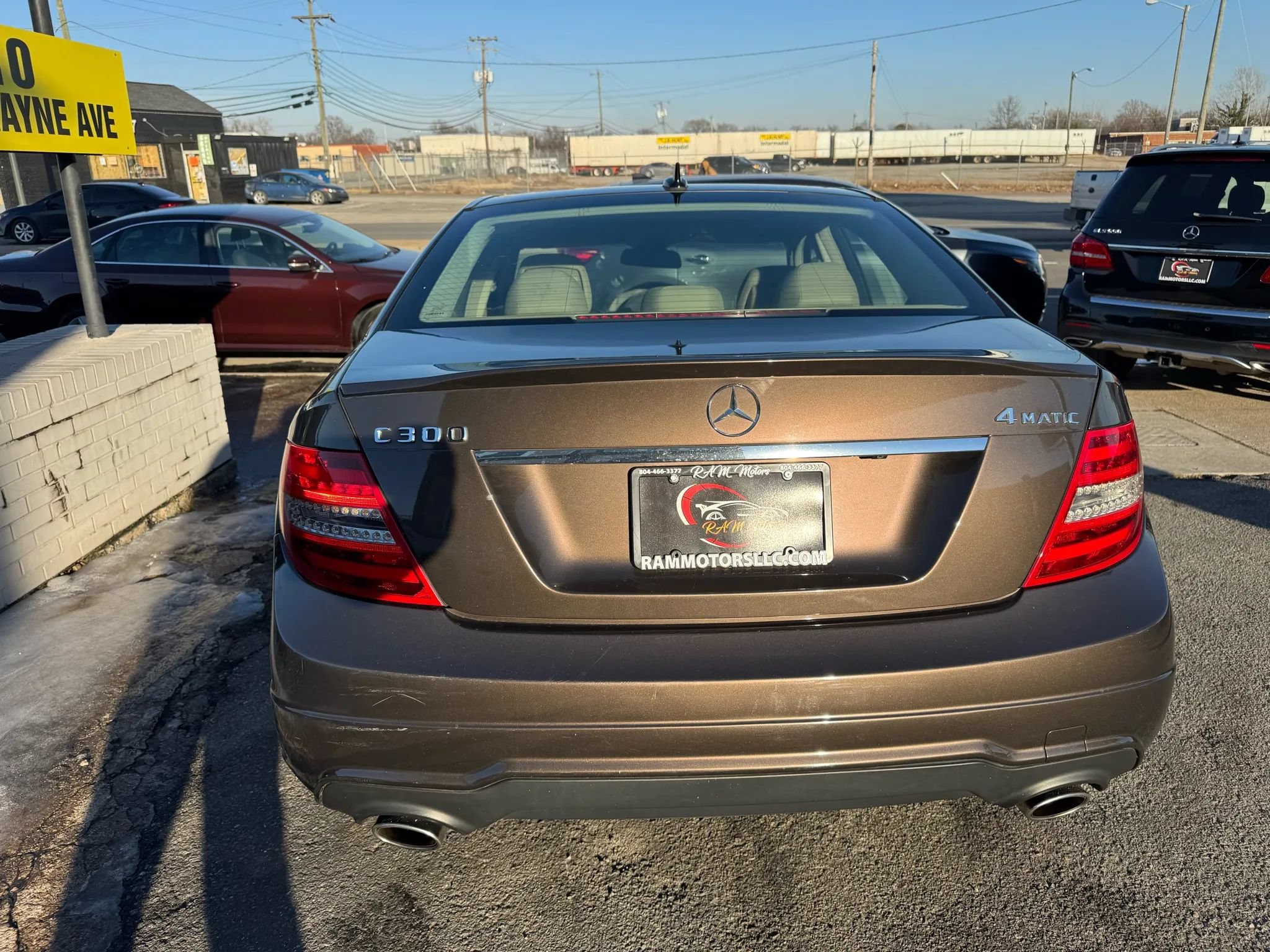 Used 2014 Mercedes-Benz C 300 4MATIC Sedan image 4