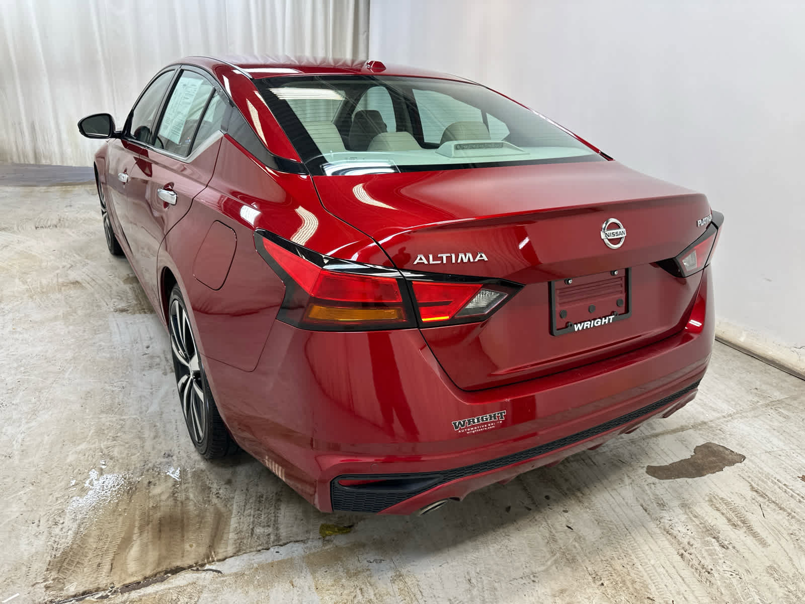 Used 2019 Nissan Altima 2.5 Platinum FWD image 2
