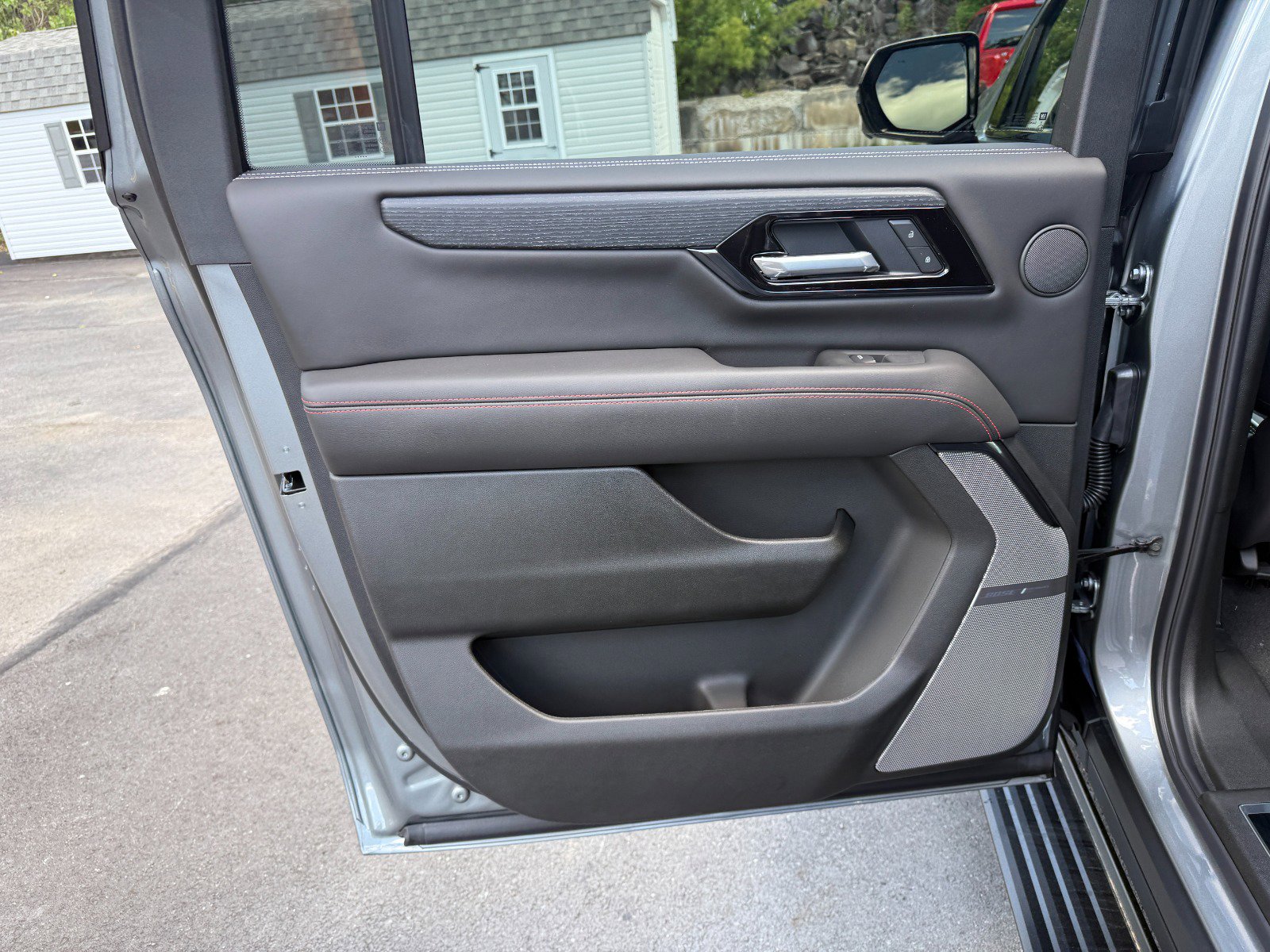New 2026 GMC Yukon XL AT4 Ultimate w/ LPO, Floor Liner Package AWD/4WD image 19