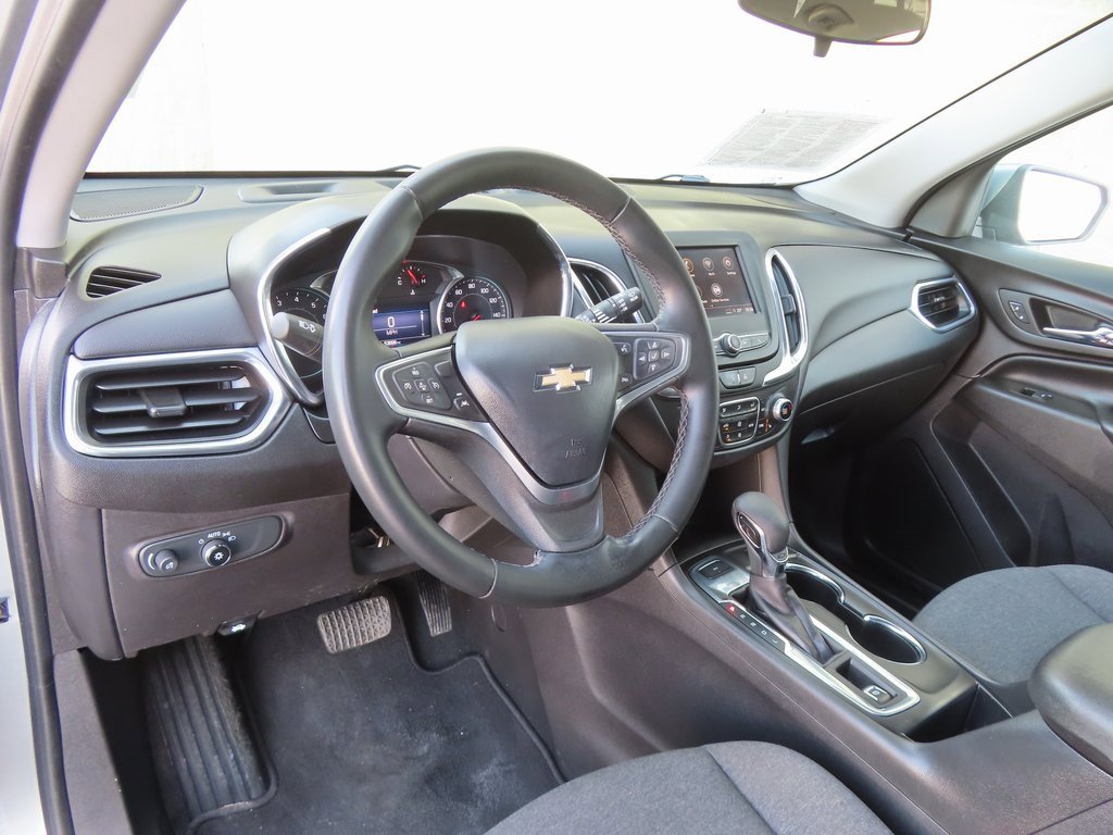 Used 2023 Chevrolet Equinox LT w/ Driver Convenience Package image 4