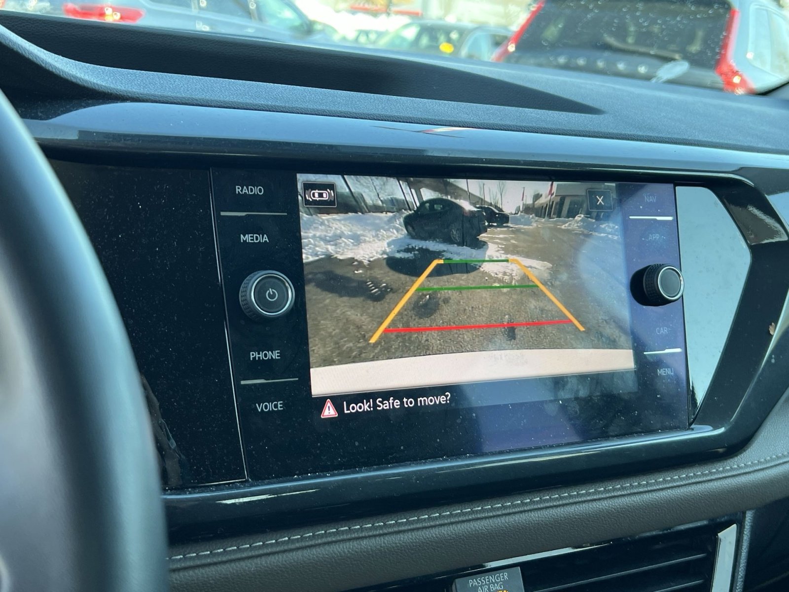 Used 2022 Volkswagen Taos SEL image 19