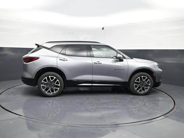 Used 2025 Chevrolet Blazer RS AWD/4WD image 11
