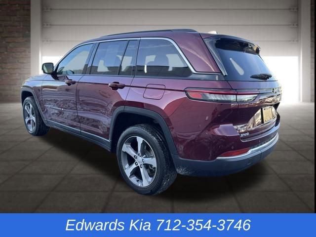 Used 2024 Jeep Grand Cherokee Limited w/ Luxury Tech Group II image 11