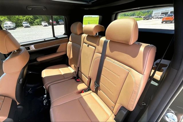 Used 2025 Hyundai Santa Fe Limited AWD/4WD image 26