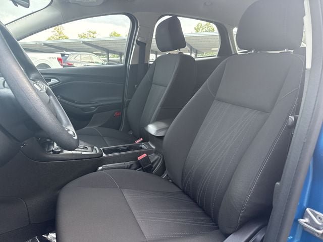 Used 2016 Ford Focus SE FWD image 11