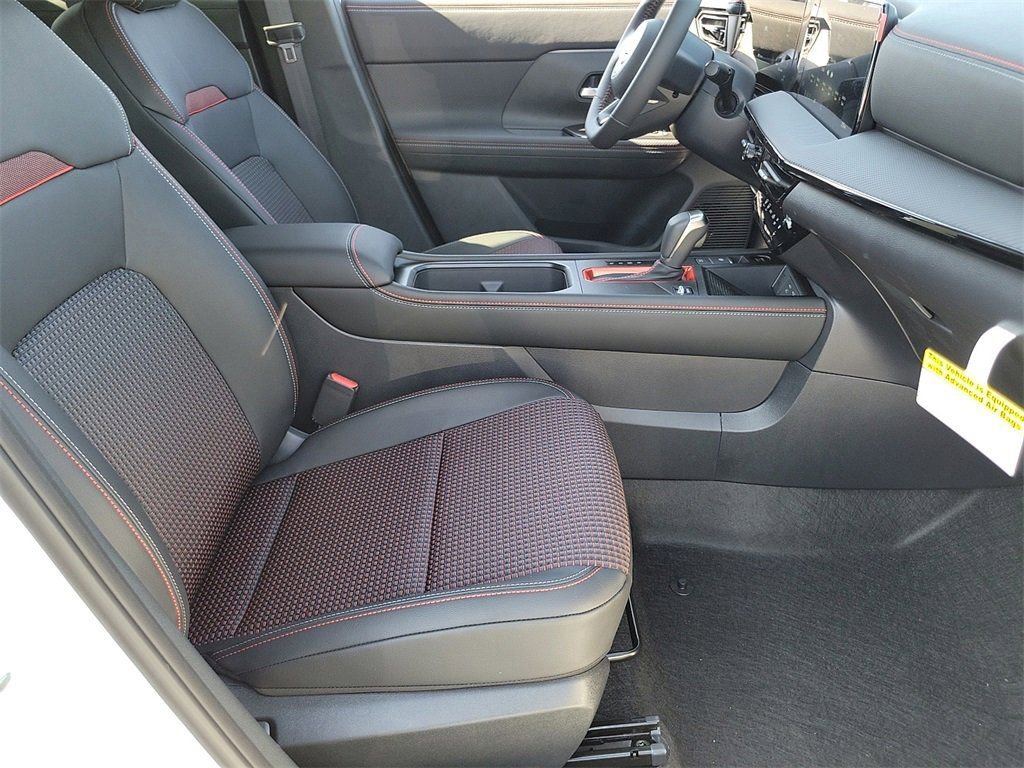 New 2026 Nissan Kicks SR image 11