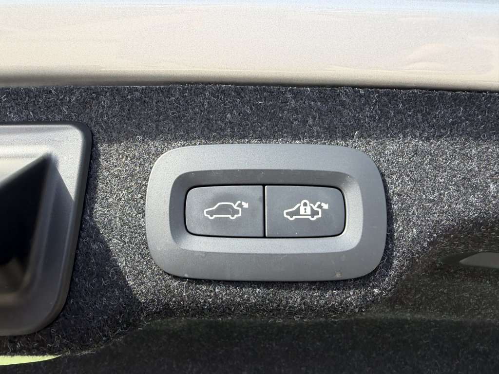 Used 2024 Volvo S90 B6 Plus w/ Protection Package Premier AWD/4WD image 37