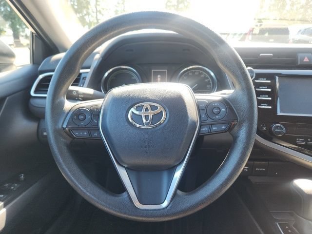 Used 2018 Toyota Camry LE FWD image 9