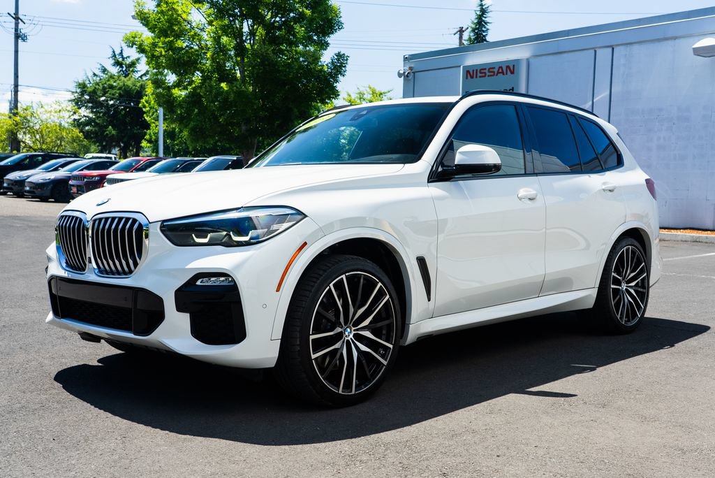 Used 2019 BMW X5 xDrive50i w/ M Sport Package AWD/4WD image 3