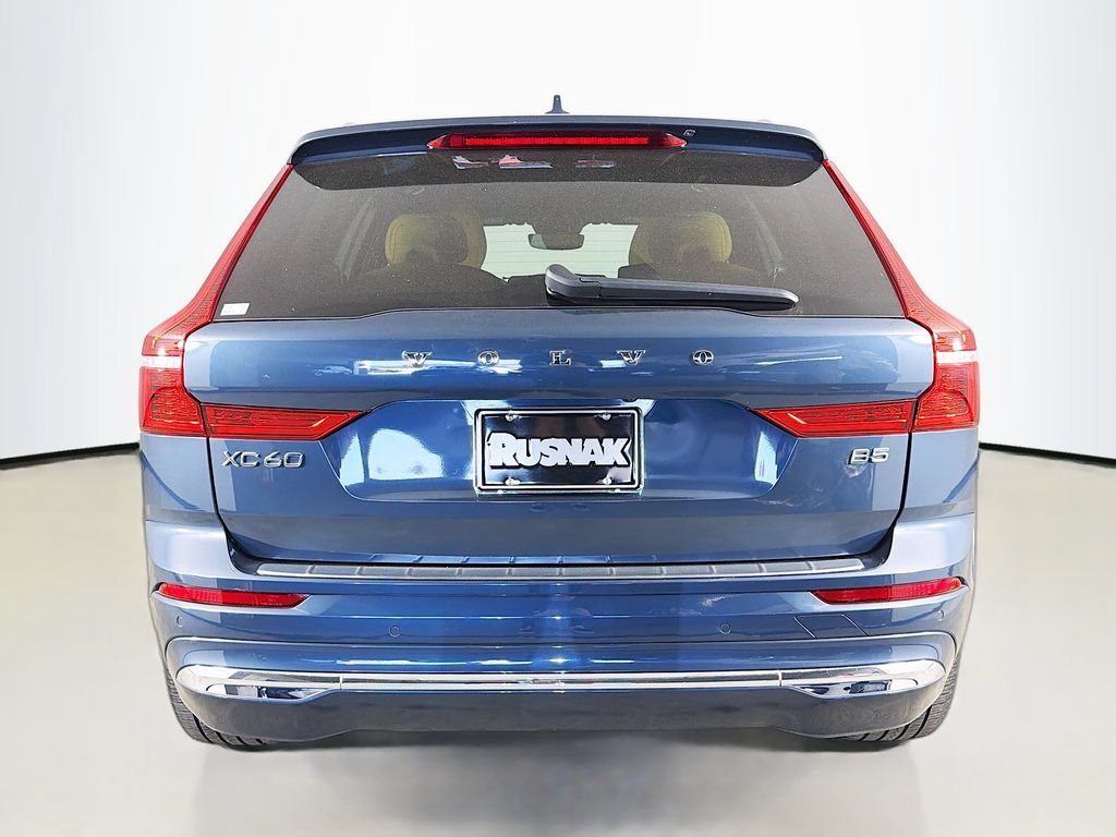 Used 2023 Volvo XC60 B5 Ultimate w/ Protection Package Premier FWD image 6
