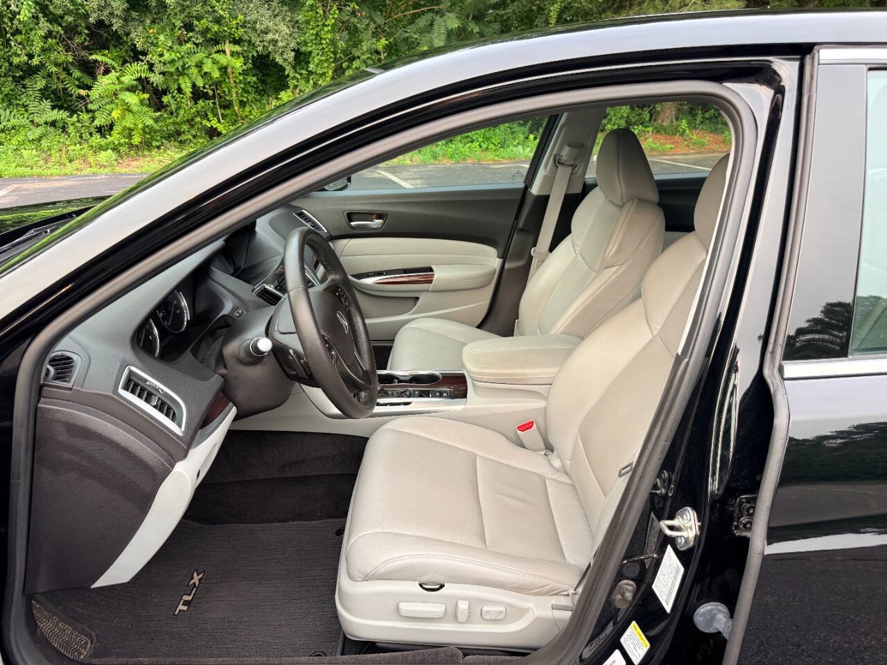 Used 2015 Acura TLX w/ Technology Package FWD image 18