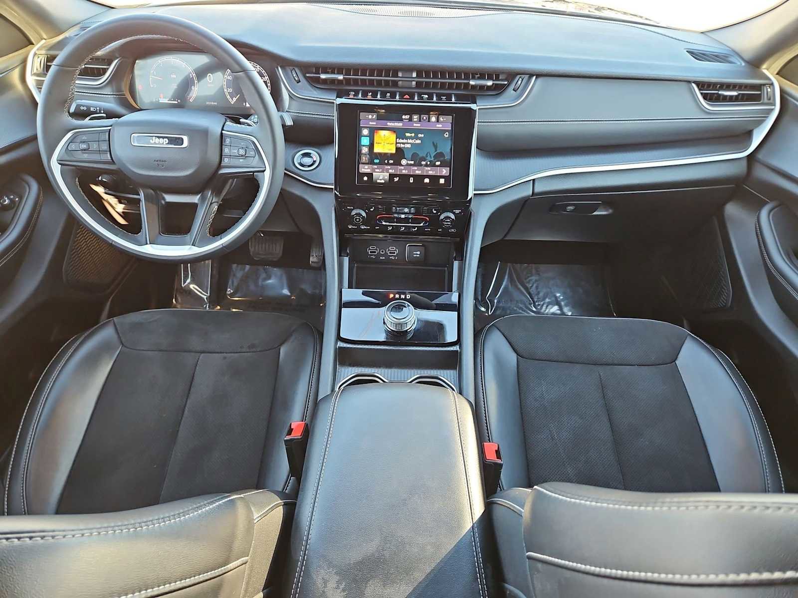 Used 2024 Jeep Grand Cherokee Altitude image 15