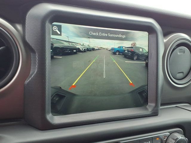 Used 2023 Jeep Gladiator Sport AWD/4WD image 13
