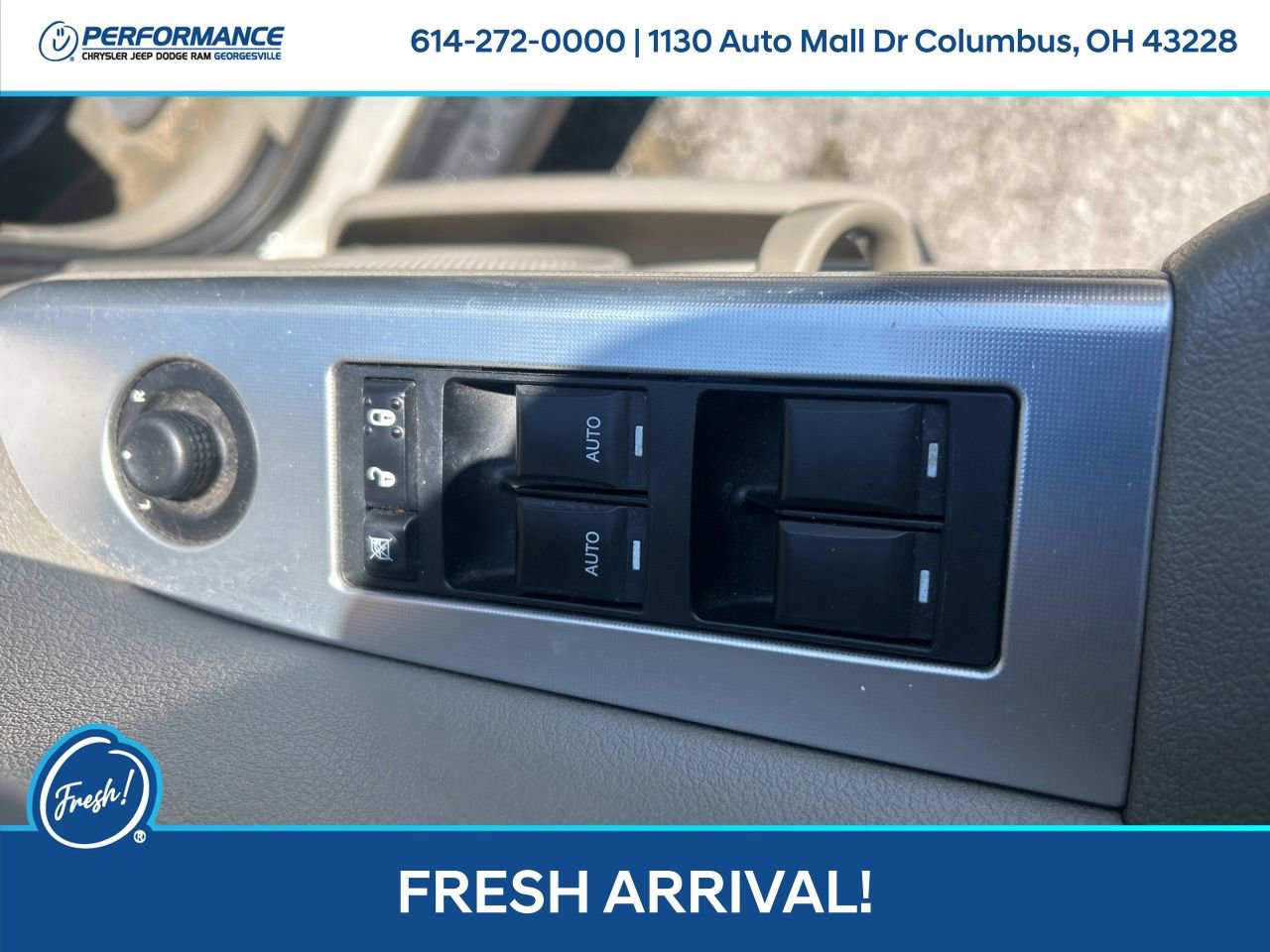 Used 2008 Jeep Commander Sport AWD/4WD image 17