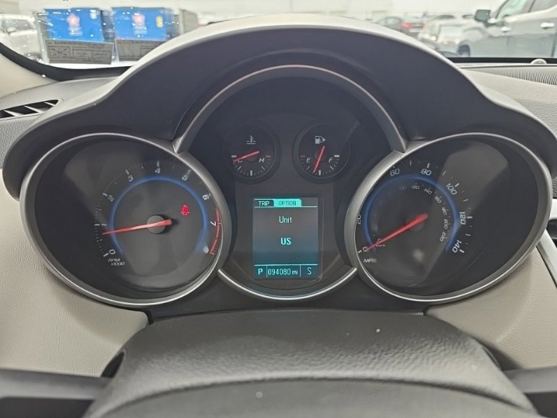 Used 2016 Chevrolet Cruze LT w/ Technology Package image 13