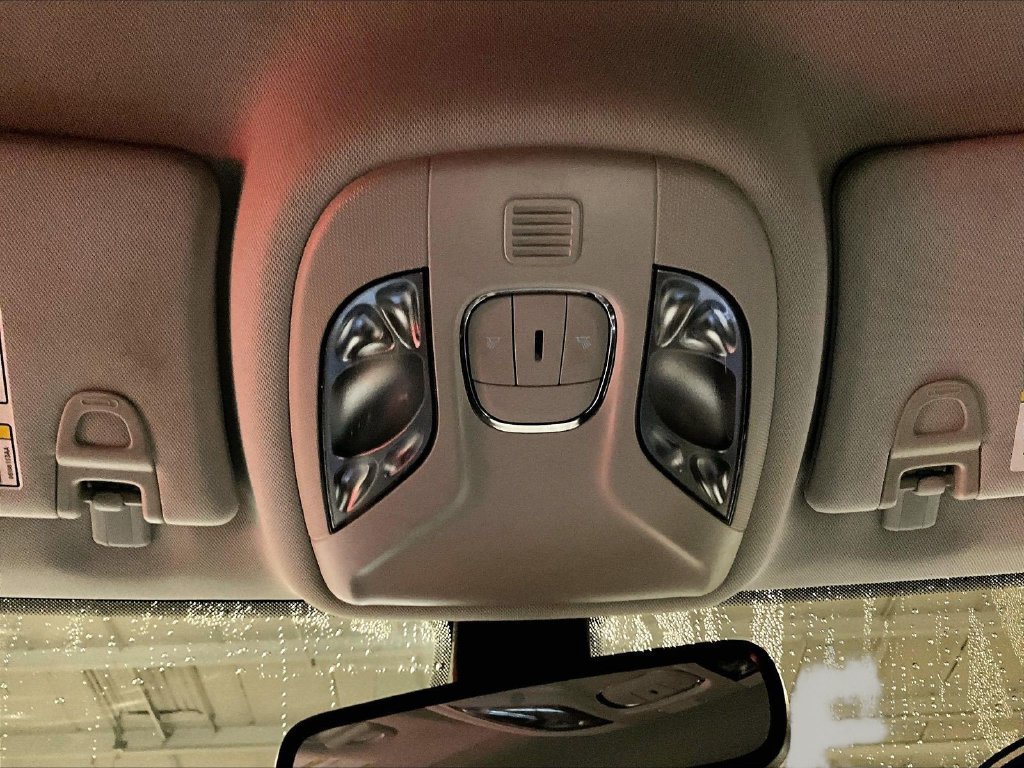 Used 2018 Jeep Compass Latitude w/ Popular Equipment Group AWD/4WD image 23