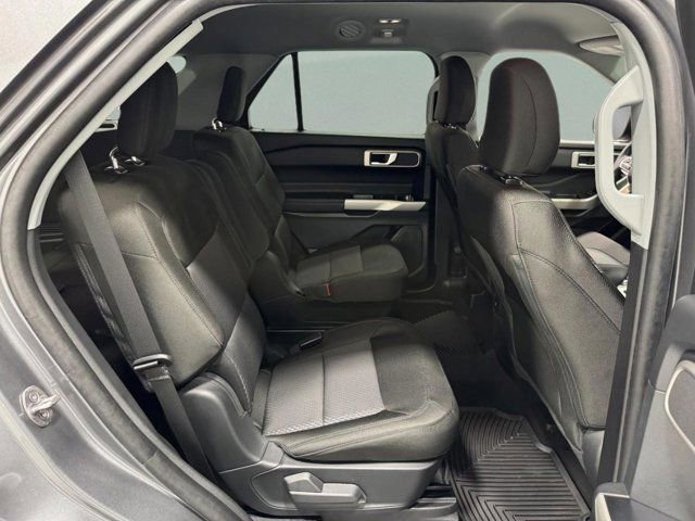 Used 2023 Ford Explorer XLT image 11